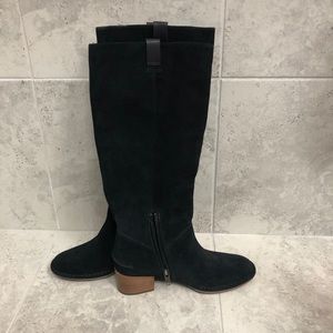 Women suede UGG boots